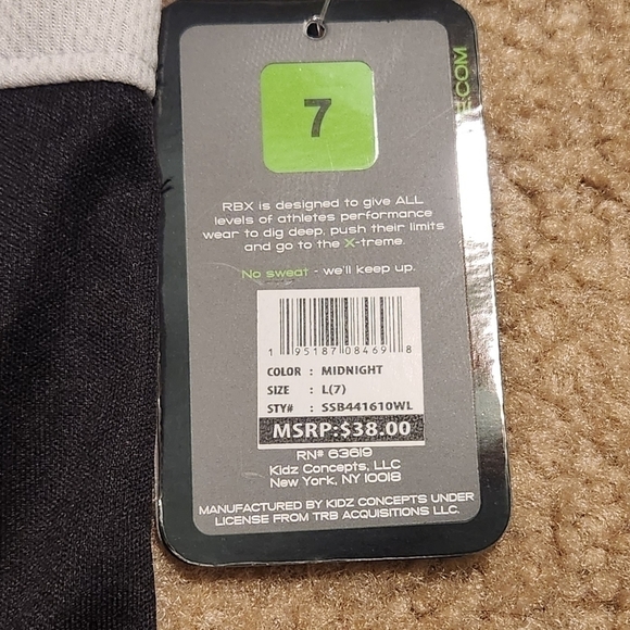 𝅺NWT RBX Boy's Black and White Performance Short Sleeve T-Shirt, size 7 - Picture 3 of 5